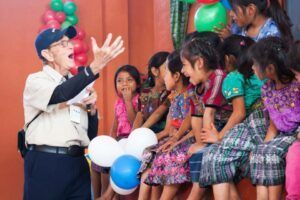 Bob with Guatemalan children